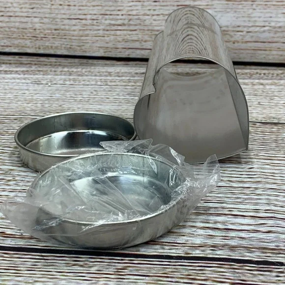 The Pampered Chef Vintage Metal Heart Shaped Bread‎ Baking Mold #1560 Unused