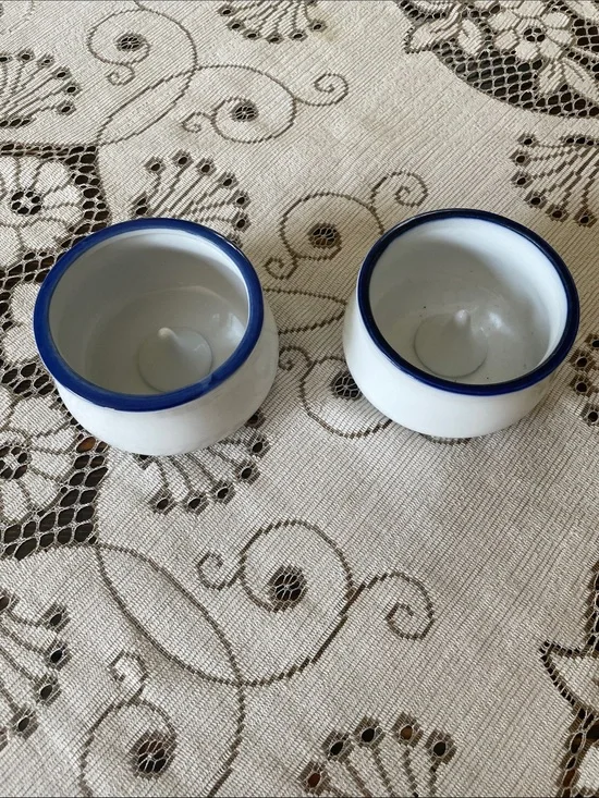 Baskerville White Ceramic Appke Holder with 2 Different Blue Rims - Set of 2