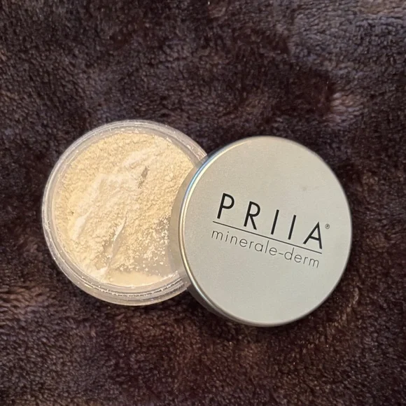 Priia Minerale-Derm‎ Calm Down Advances Anti-Blemish Powder