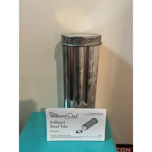 Pampered Chef Scalloped Bread Tube 1565 Silver Flower Shape Baking Mold Vintage