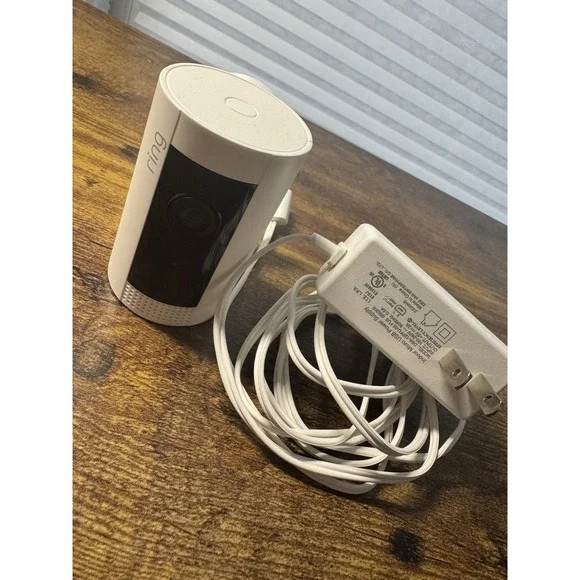 Ring Indoor Cam Compact Plug-In HD Security Camera‎ (1st Gen) White