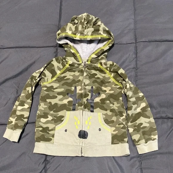 2T Camo Zip Up Hoodie