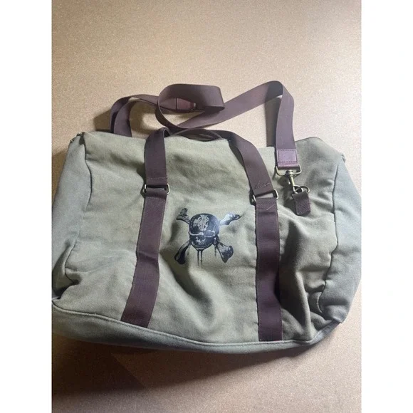 Disney Pirates of the‎ Caribbean Dead Men Tell No Tales Canvas Duffle Bag Green