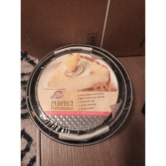 Wilton Perfect Performance 3 Piece Springform Pan Set NEW Non-Stick Bakeware