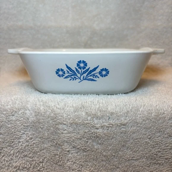 CorningWare Cornflower Small Casserole Dish P-41-B, 12oz, NO LID, EUC
