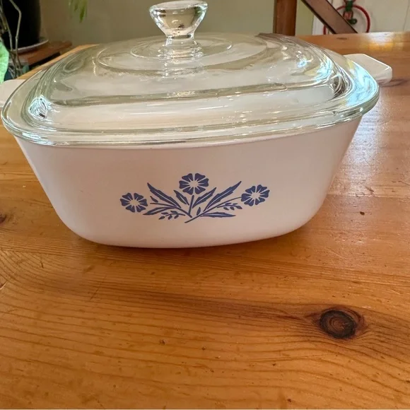 Vintage CorningWare dish 1 1/2 quart casserole dish from the 