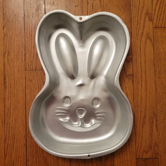 Wilton 2003 Aluminum‎ Easter Bunny Cake Pan Baking Mold Holiday Rabbit