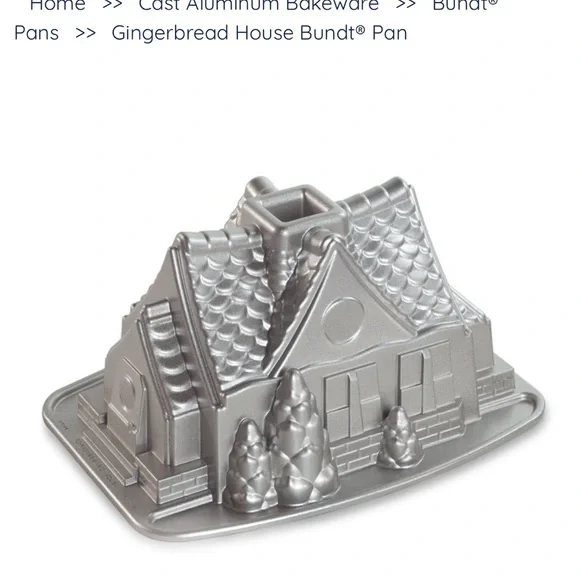 Nordic Ware Gingerbread House Bundt® Pan 9 Cup