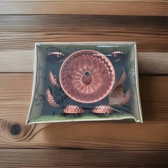 Vintage Mirro 9-Piece Copper Tone Turban Mold Set‎ with Box. USA
