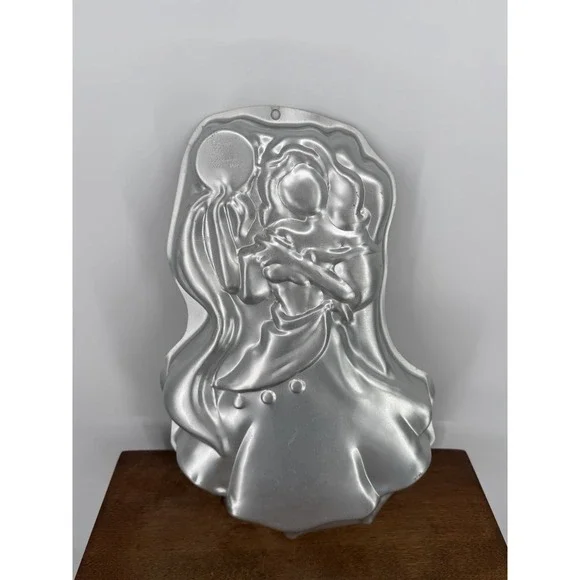 Vintage 1996 Disney Esmeralda Hunchback Notre Dame Wilton Cake Pan‎ 2105-3800