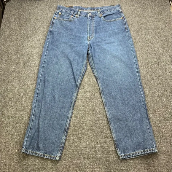 Levi's 550 Relaxed Fit Tapered Leg Medium Wash Blue Denim Jeans