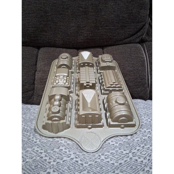 Nordic Ware Platinum Collection 9-Train Mini-Cake Pan Loaf Freight Cars Engine