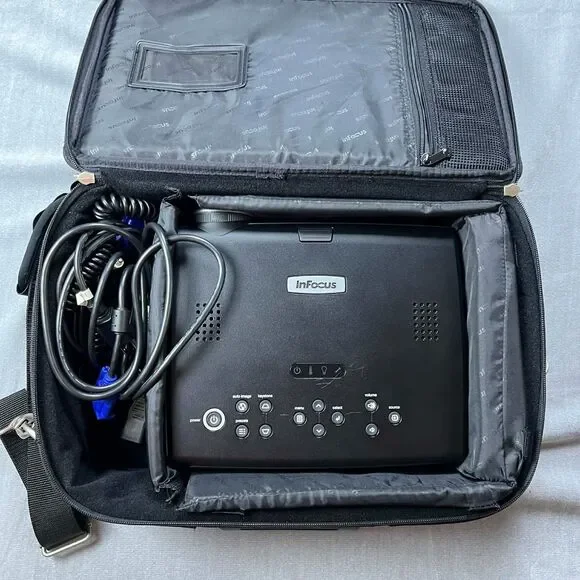 InFocus IN35 DLP Projector w/ Case, VGA & Power Cables – Tested – Portable