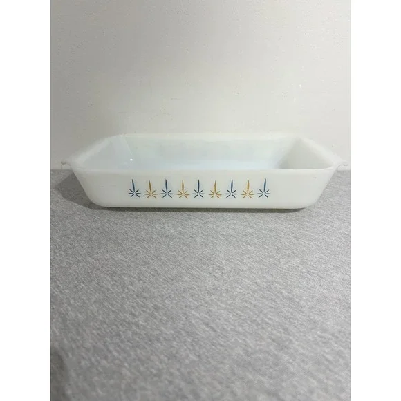 Vintage Anchor Hocking Milk Glass Baking Dish 13x8 Starburst White USA Ovenware