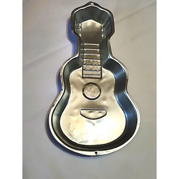 Wilton 2000 Guitar Aluminum Cake Pan Mold 2105-570 SCRATCHES DENTS