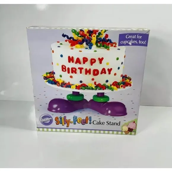 2007 WILTON SILLY FEET CAKE & CUPCAKE 10