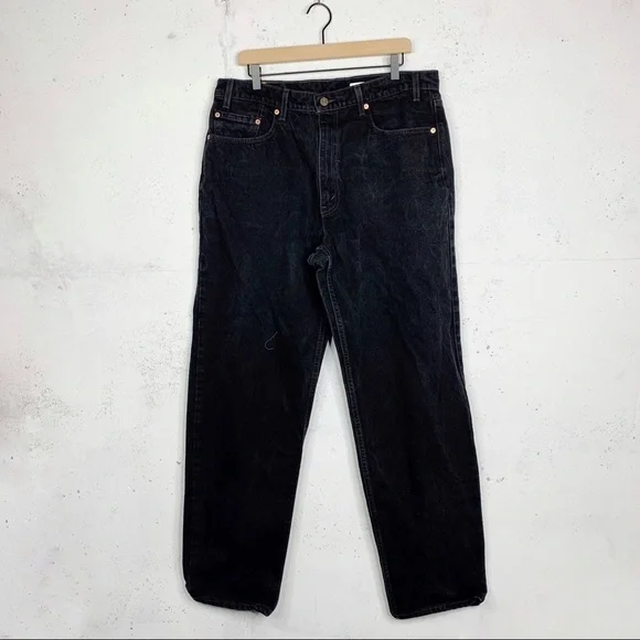 Black Levi’s 550 Relaxed Fit Vintage 90s Mom Jeans Size 38X32