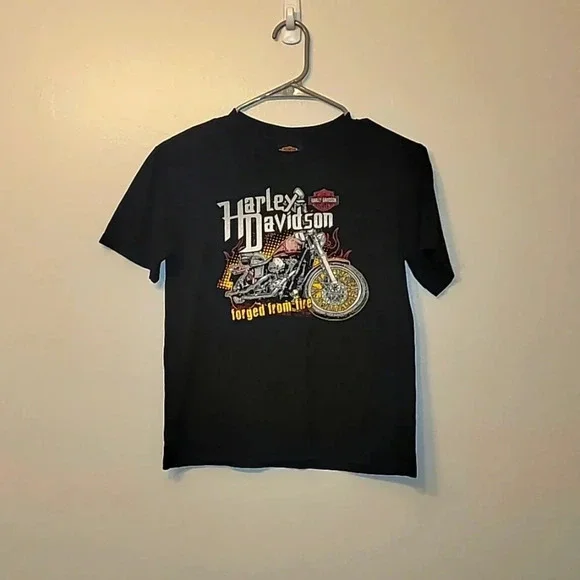 Harley-Davidson hot rod boys tee shirt medium Muskegon Michigan motorcycle LOT A