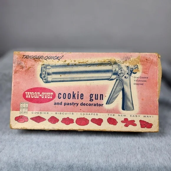 Vintage‎ Wear-Ever Aluminum Cookie Gun Pastry Decorator Set USA Original Box