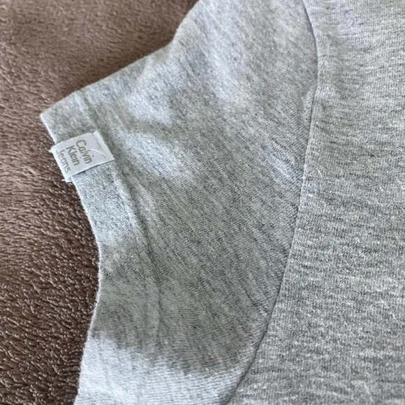 Calvin Klein Girl M T-shirt - gray - top