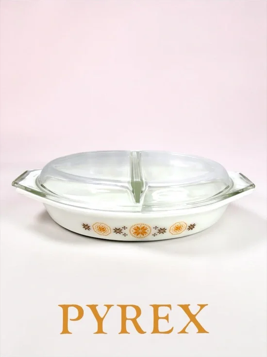 Vintage PYREX Town & Country Divided Casserole Dish 1.5 Qt with Lid 1960s. EUC