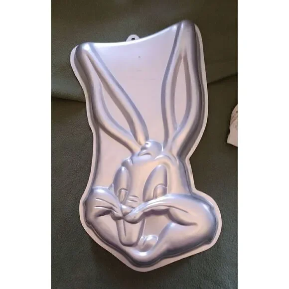 BUGS BUNNY NEW Wilton 2105-2553 Bugs Bunny Cake Pan Mold w/Instructions (instruc