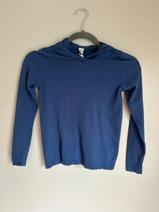 Athleta Girl Long Sleeve Performance Shirt Hood  Thumb Holes Periwinkle Blue S/7