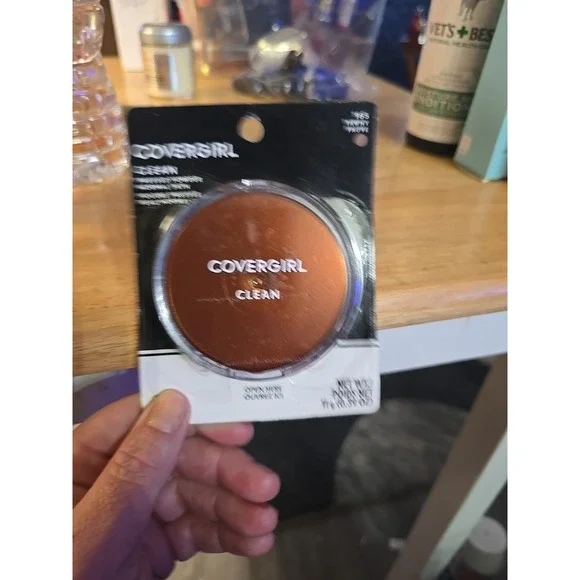 COVERGIRL Clean Pressed Powder Normal Skin - 165 Tawny - 0.39 oz Powder‎ NIP