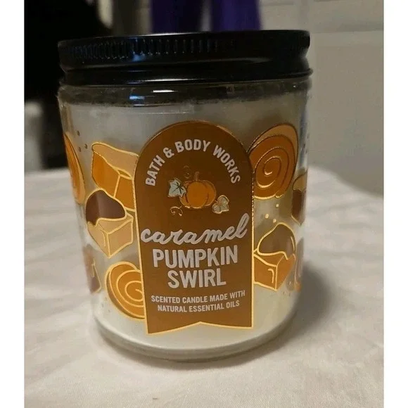 Bath‎ & Body Works Caramel Pumpkin Swirl 1-Wick 7 Oz . Scented Candle