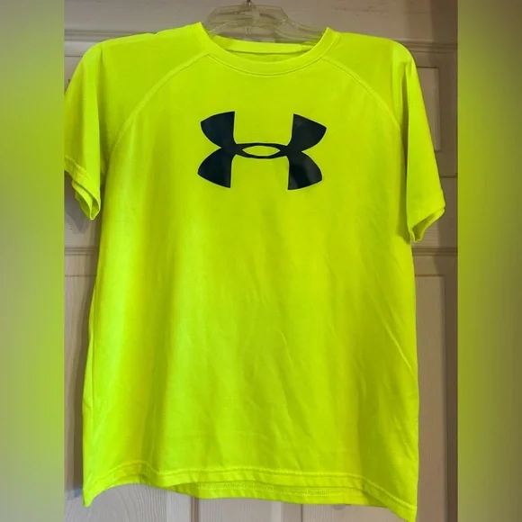 EUC Under Armour Youth XL Heat Gear Shirt‎
