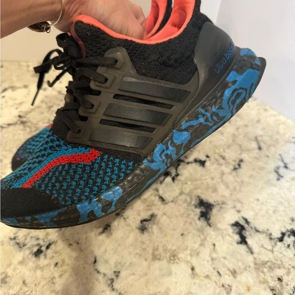 adidas Ultra Boost 5.0 DNA Black Legend Ink Turbo