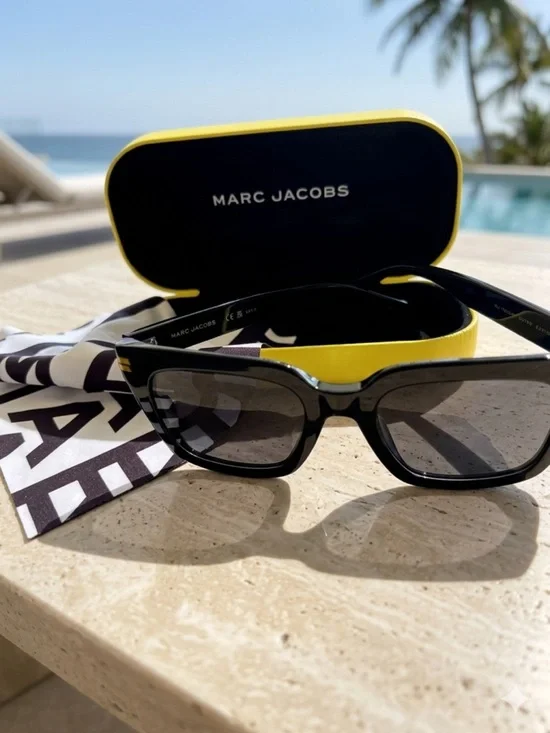 Marc Jacobs Black Sunglasses with Gold Temple Accents and Gradient Lenses Unisex