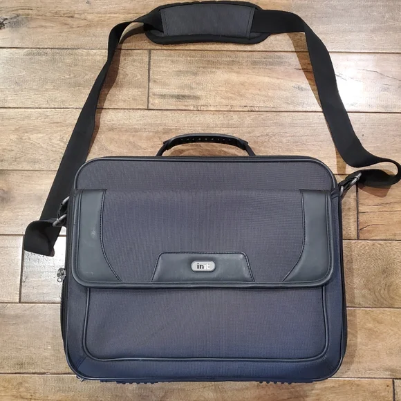 Init laptop briefcase‎ messenger/shoulder bag