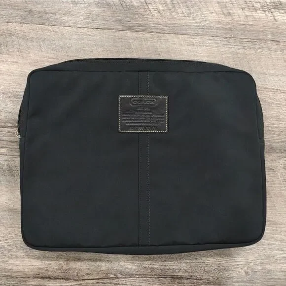 🐢 Coach Slim Nylon Laptop Bag/Zippered Folio