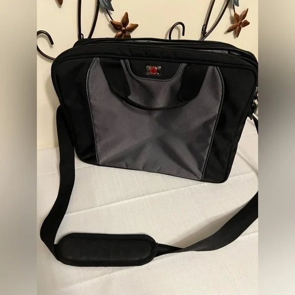 WENGER SWISS ARMY Computer Shoulder Bag