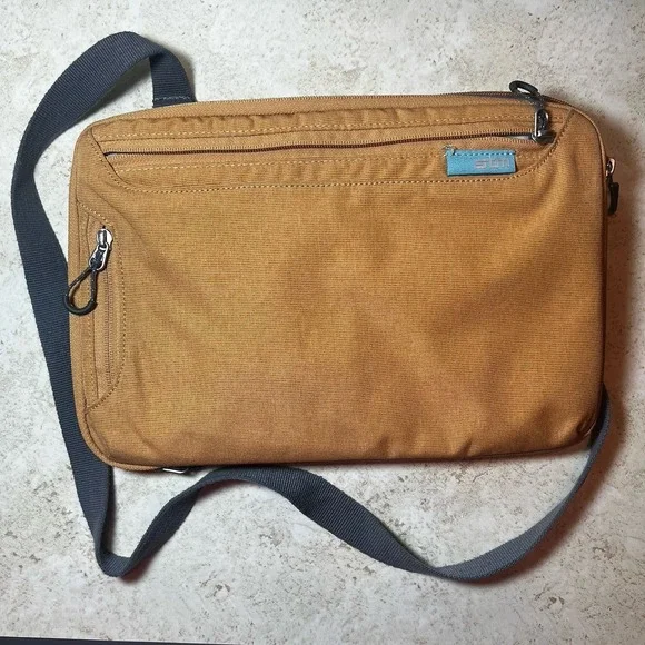 STM Australia Linear Small 13