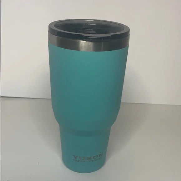 Yukon Outfitters Teal Tumbler‎