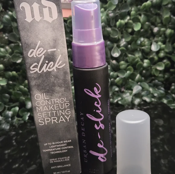 Urban Decay De-Slick Setting Spray Travel NIB RARE