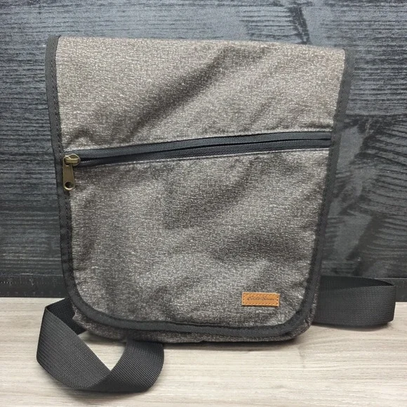 Eddie Bauer Connect Tech Bag‎ Pre-Owned