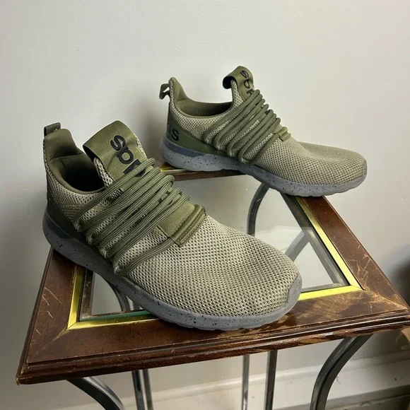 Adidas CloudFoam Comfort End Plastic Wasted Mens Size 10.5 Minimalist Sneakers