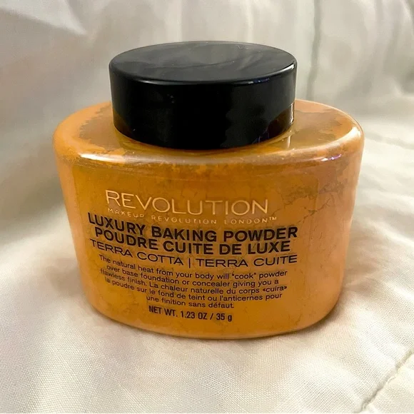Revolution Luxury Baking Powder