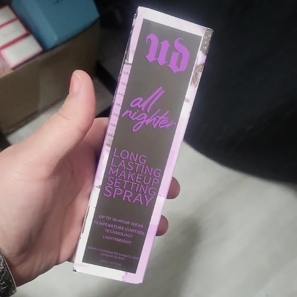 Urban Decay All Nighter Makeup - NEW IN BOX