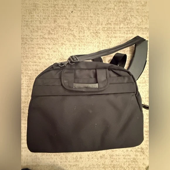 Brenthaven Black Shoulder Travel Laptop Bag with luggage strap Y2K, office