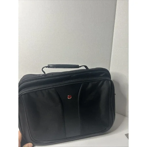SwissGear by Wenger Laptop Messenger Bag Black Briefcase Shoulder Strap 16