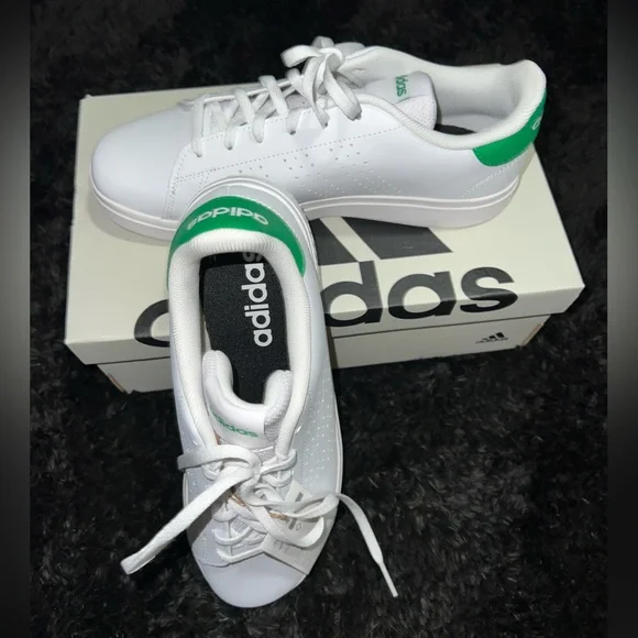 Men’s Adidas Advantage Size US 7 NIB