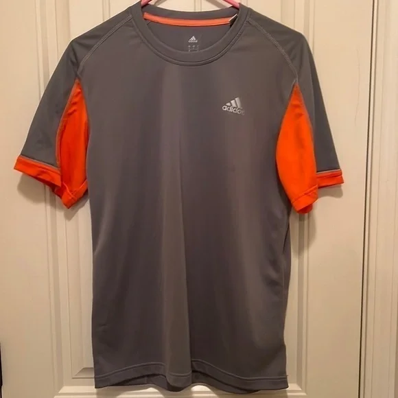 𝅺MENS or Womens Adidas Athletic Shirt