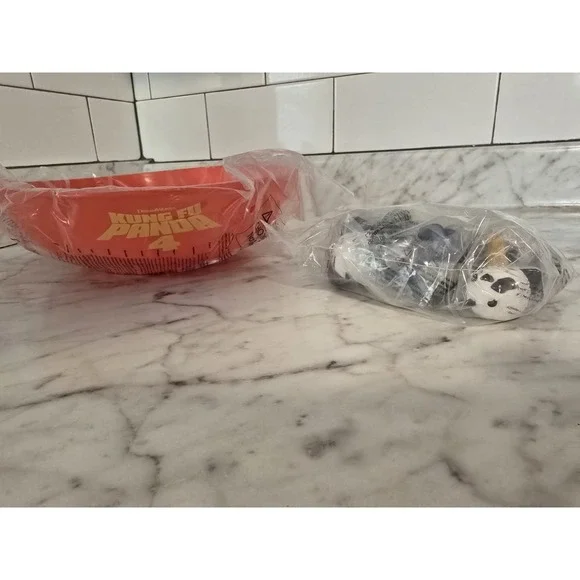 New KUNG FU PANDA BOWL Popcorn Bucket AMC Movie Theater Figurines