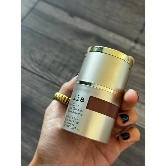 Stila Stay All Day Foundation & Concealer in Shade Espresso 15 Retail $42