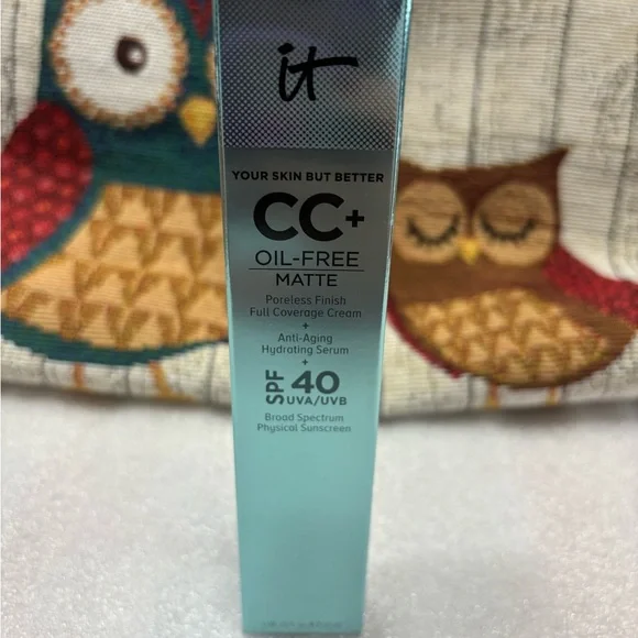🌸It Cosmetics CC+ Oil-Free Matte Cream SPF 40