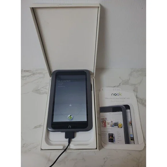 Barnes & Noble Nook HD BNTV400 8GB Tab eReader w cord powers up but won't charge